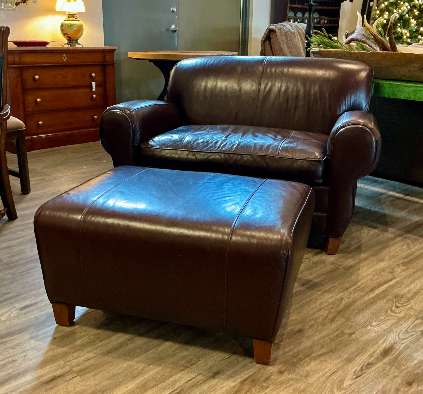 Norwalk Petite Loveseat with Ottoman