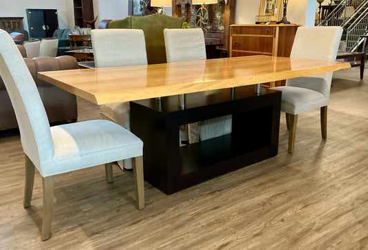 HW Home Table