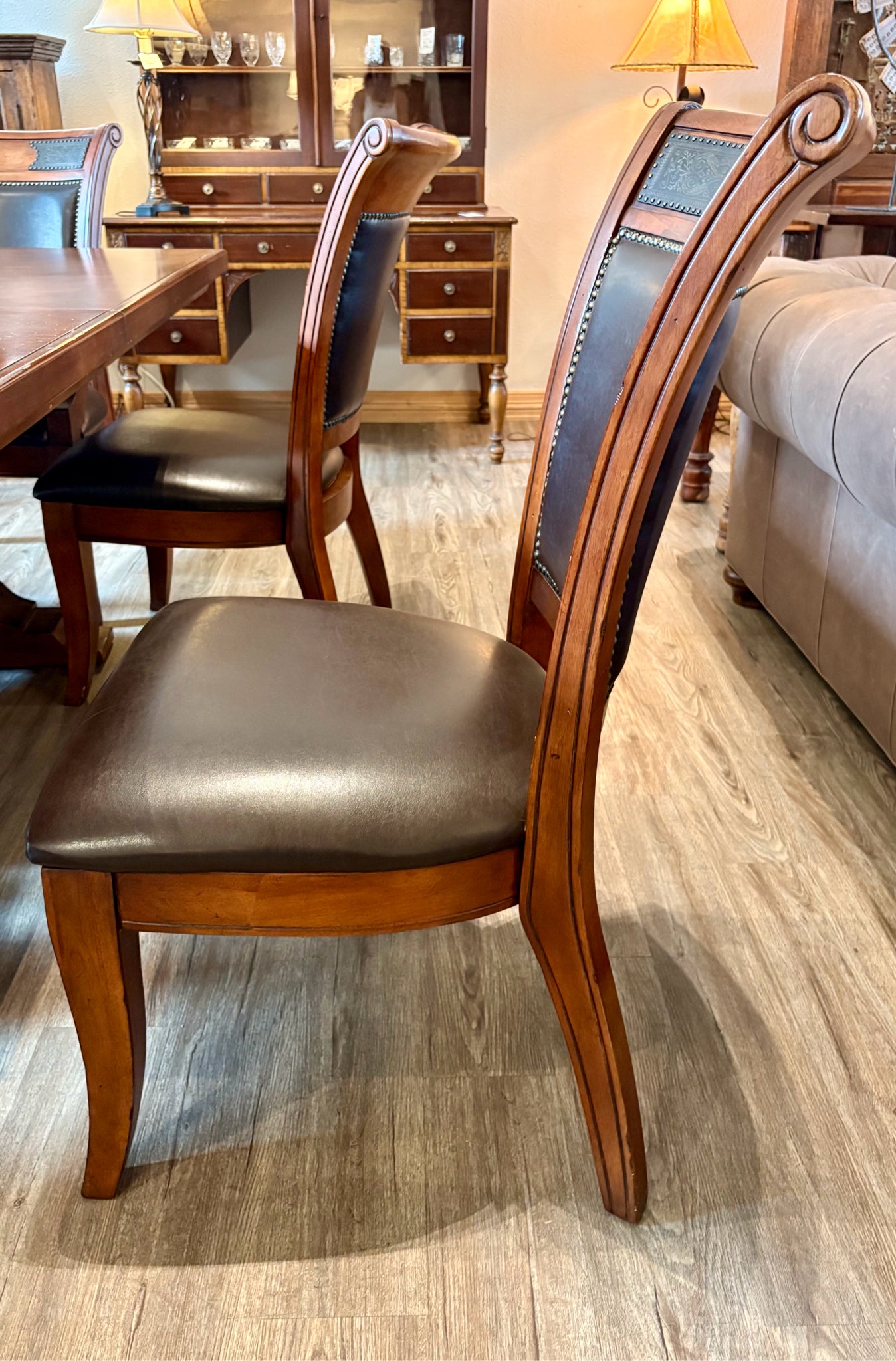 Table & 6 chairs