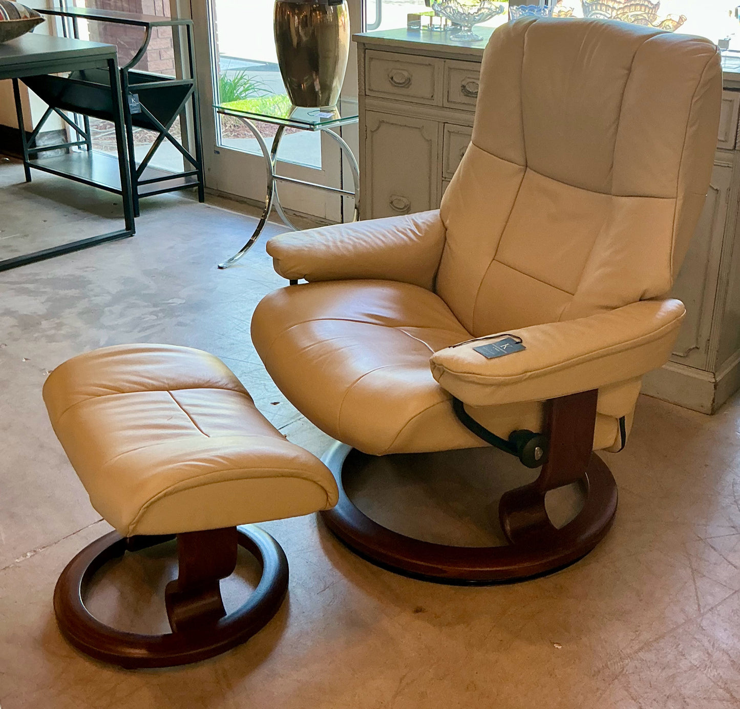 Stressless Chair w/Ottoman
